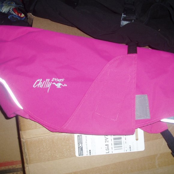 Canada Pooch Pink Expedition Raincoat & Chilly Dog - Picture 10 of 16